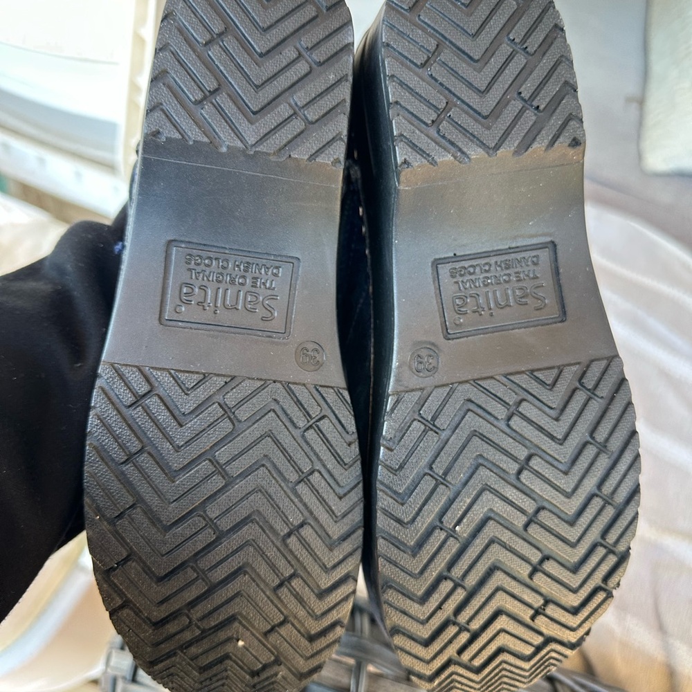 Sanita size 7.5 clogs - Picture 6 of 6